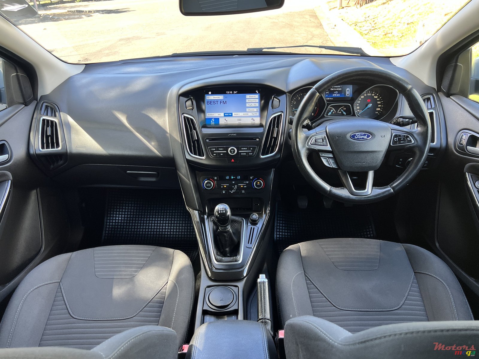 2018' Ford Focus photo #6