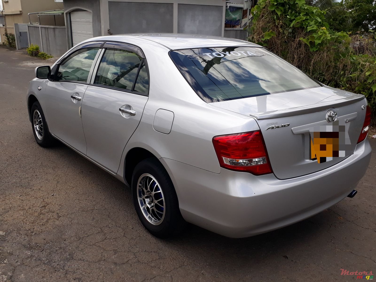 2010' Toyota Axio photo #2