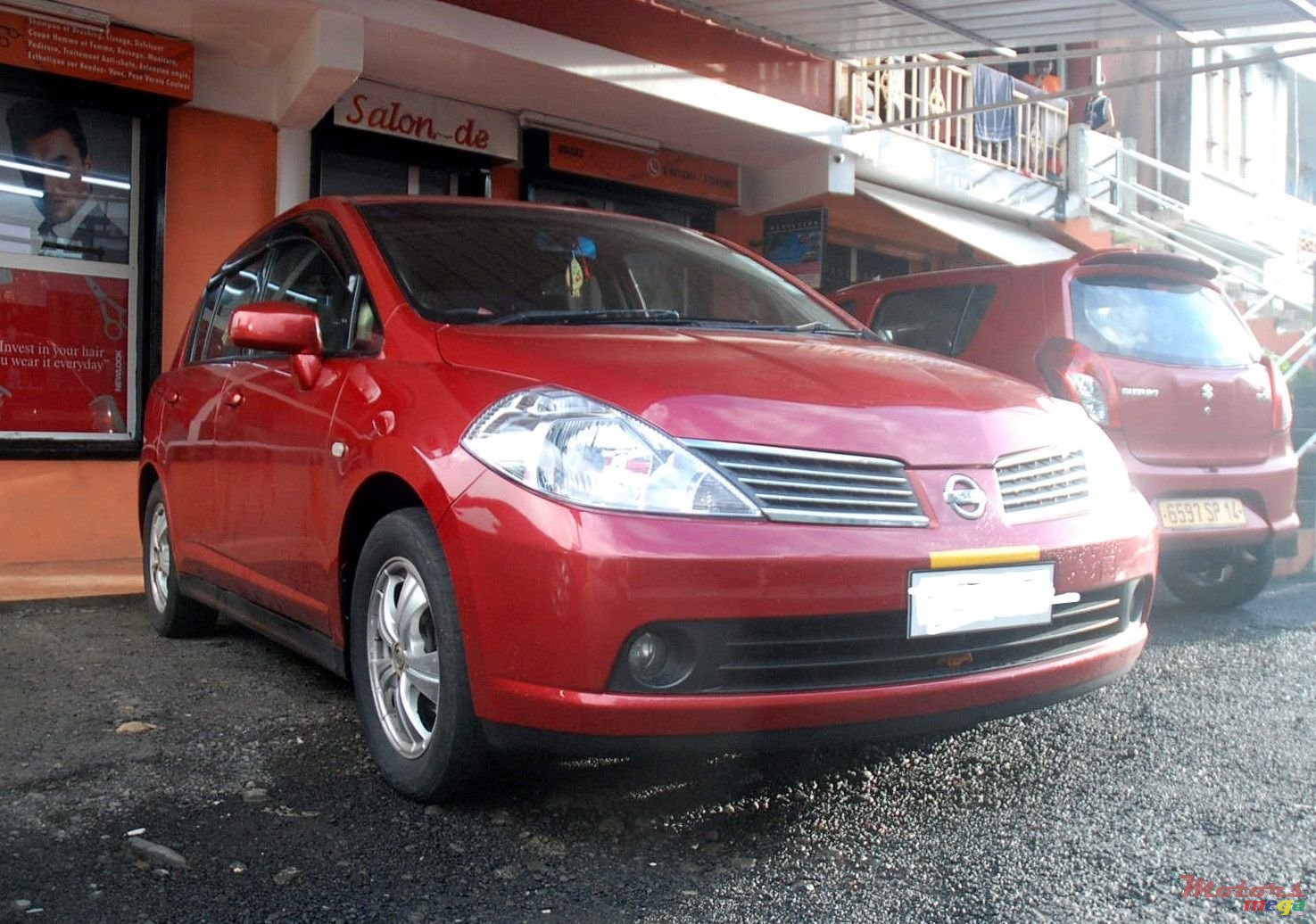 2005' Nissan Tiida photo #2