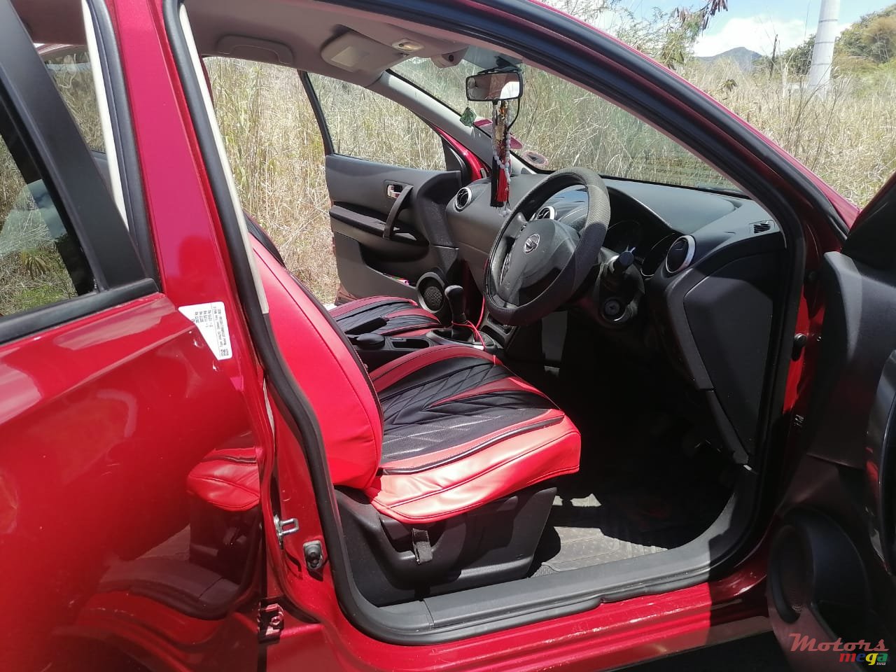 2010' Nissan Qashqai+2 photo #7