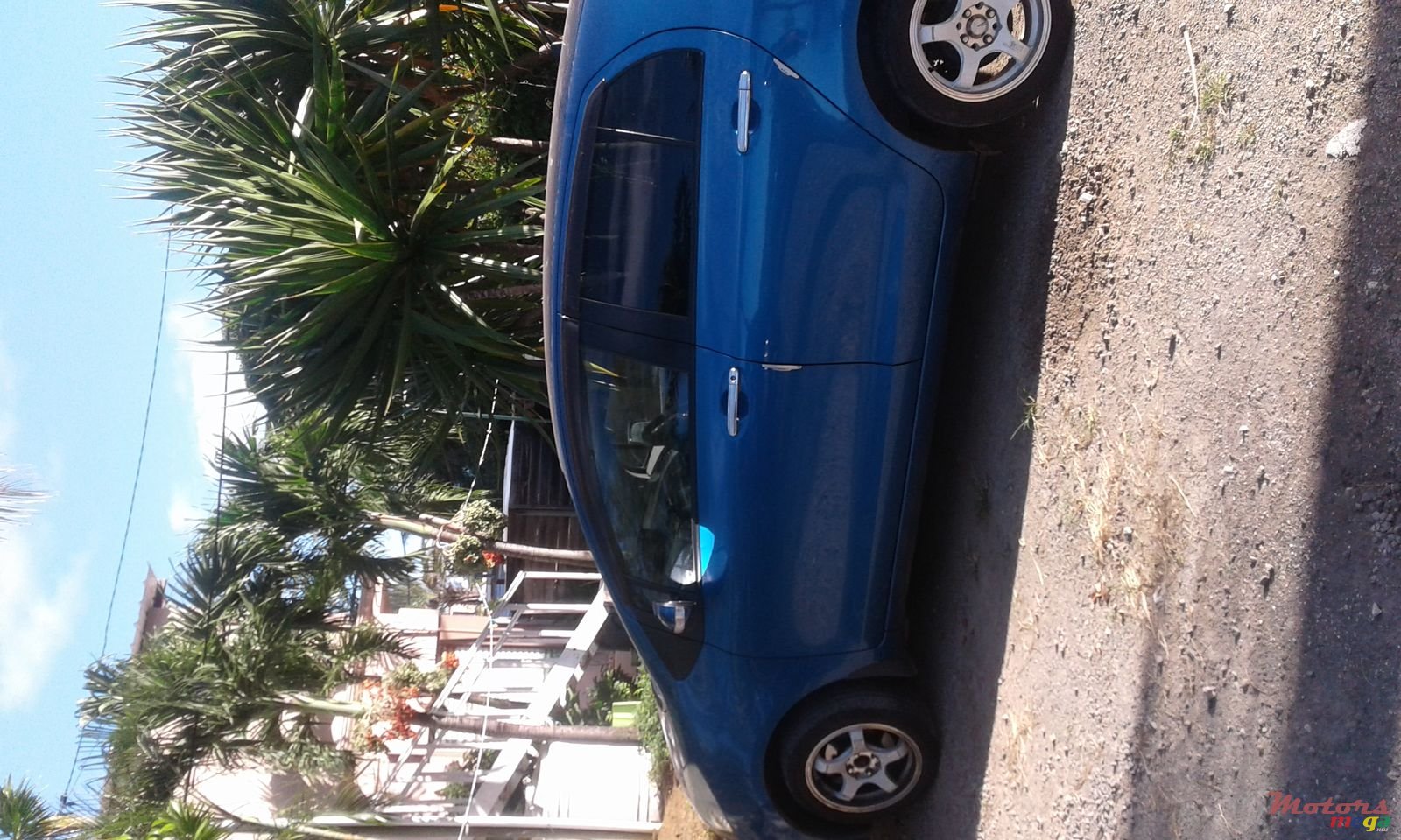 2009' Toyota Vitz photo #1