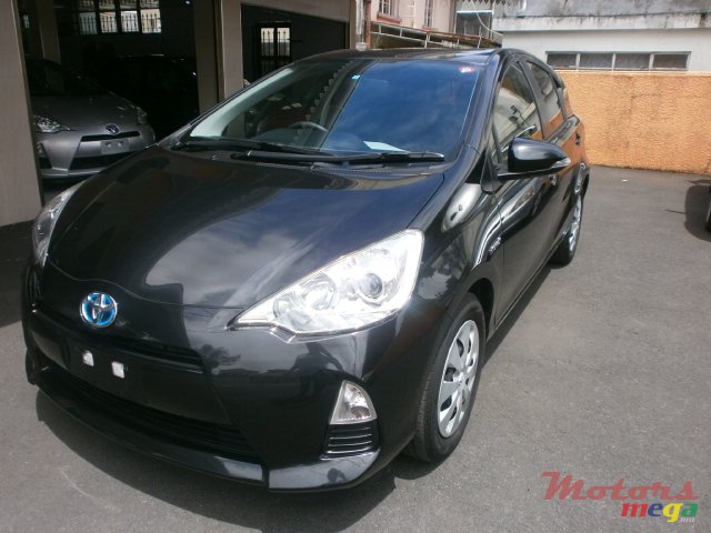 2013' Toyota Prius c AQUA photo #1