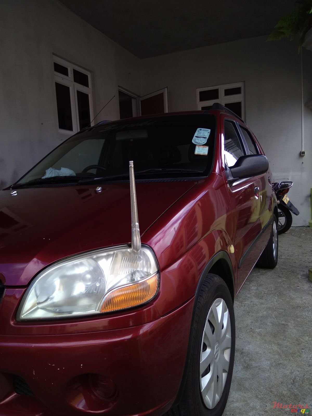 2002' Suzuki Ignis photo #1