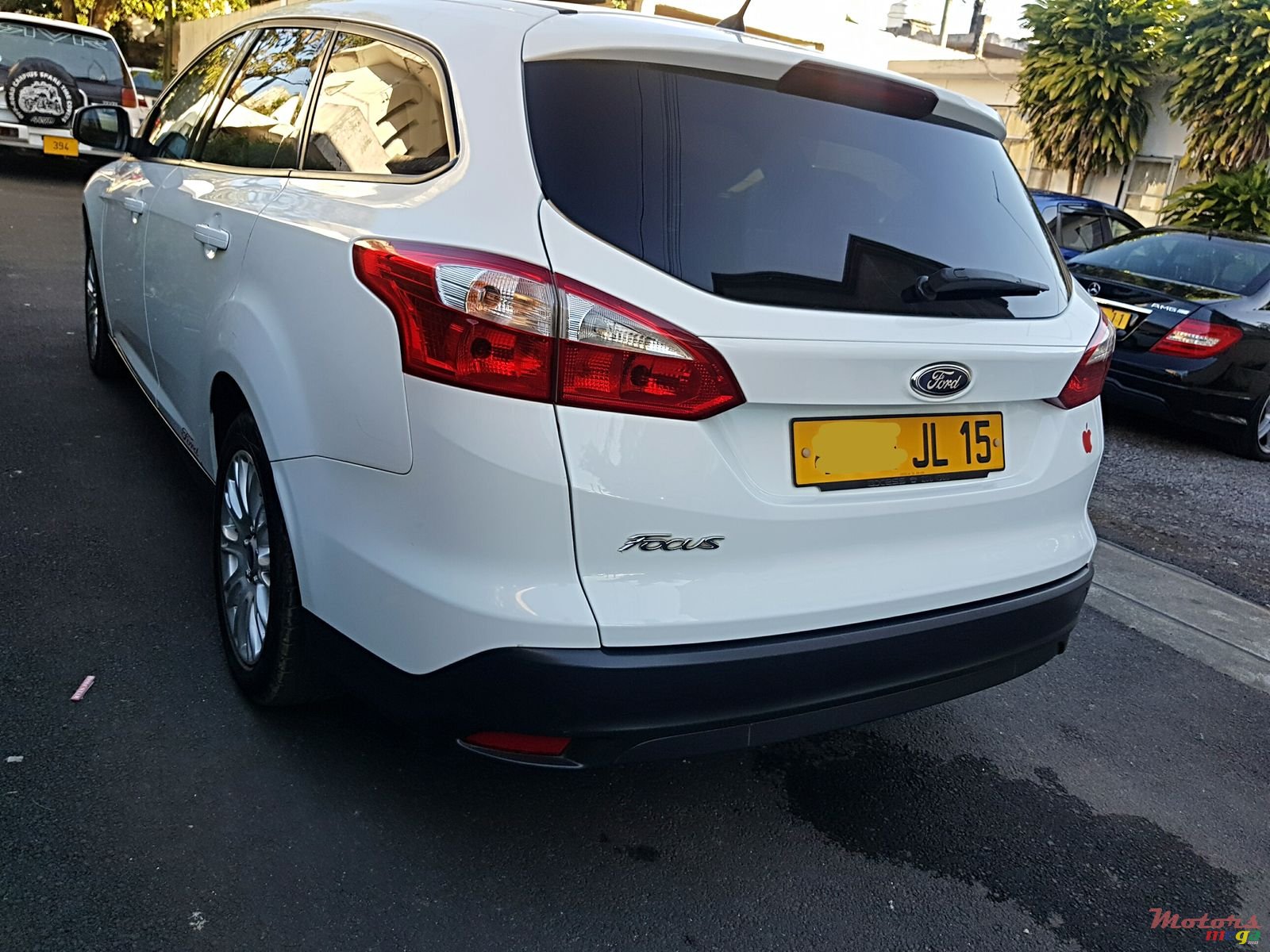 2015' Ford Focus Hatchback photo #4