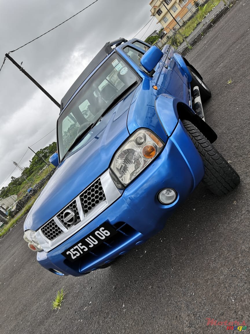 2006' Nissan Hardbody 3.0 turbo photo #1