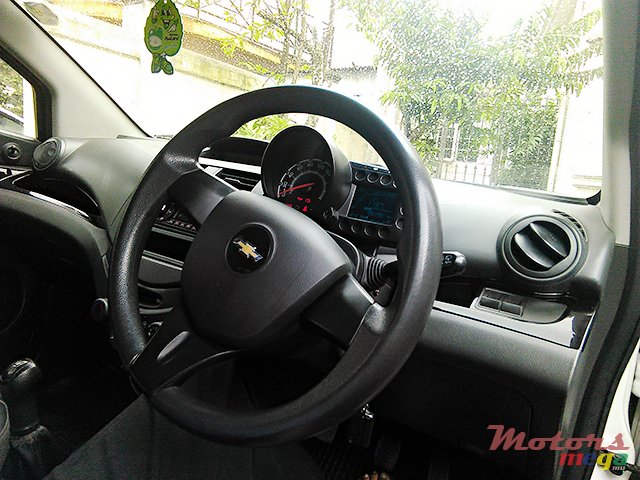 2011' Chevrolet Spark photo #3