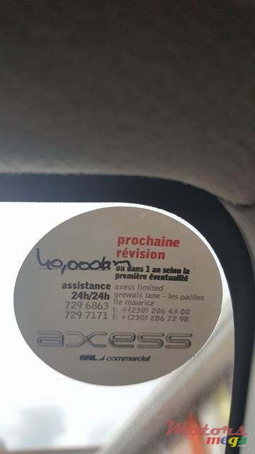 2011' Suzuki SX4 photo #5