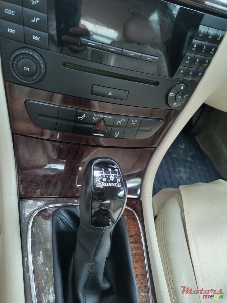 2004' Mercedes-Benz 200E Kompressor photo #5