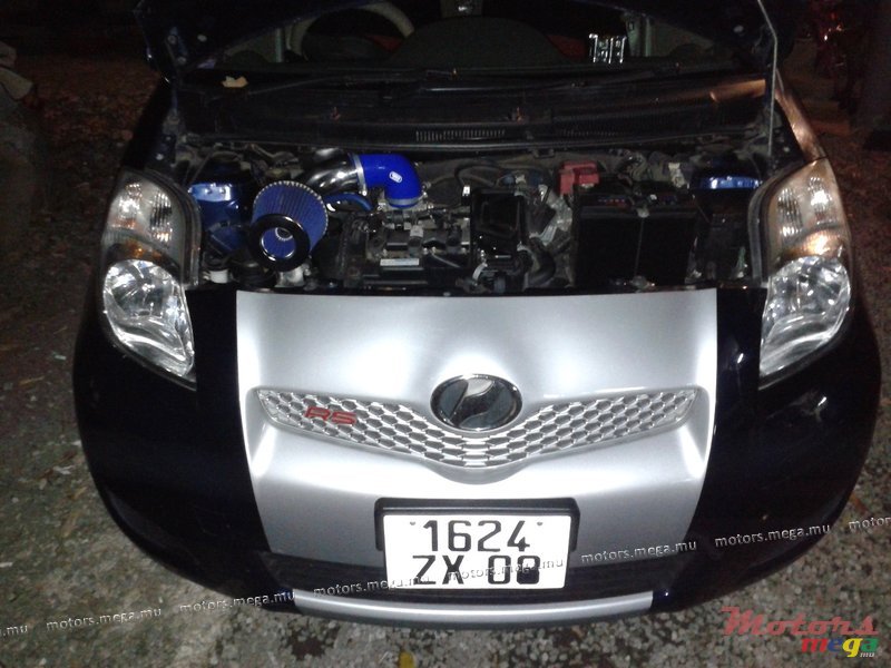 2008' Toyota Vitz photo #5