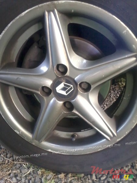 1997' Renault Megane hatchback photo #5