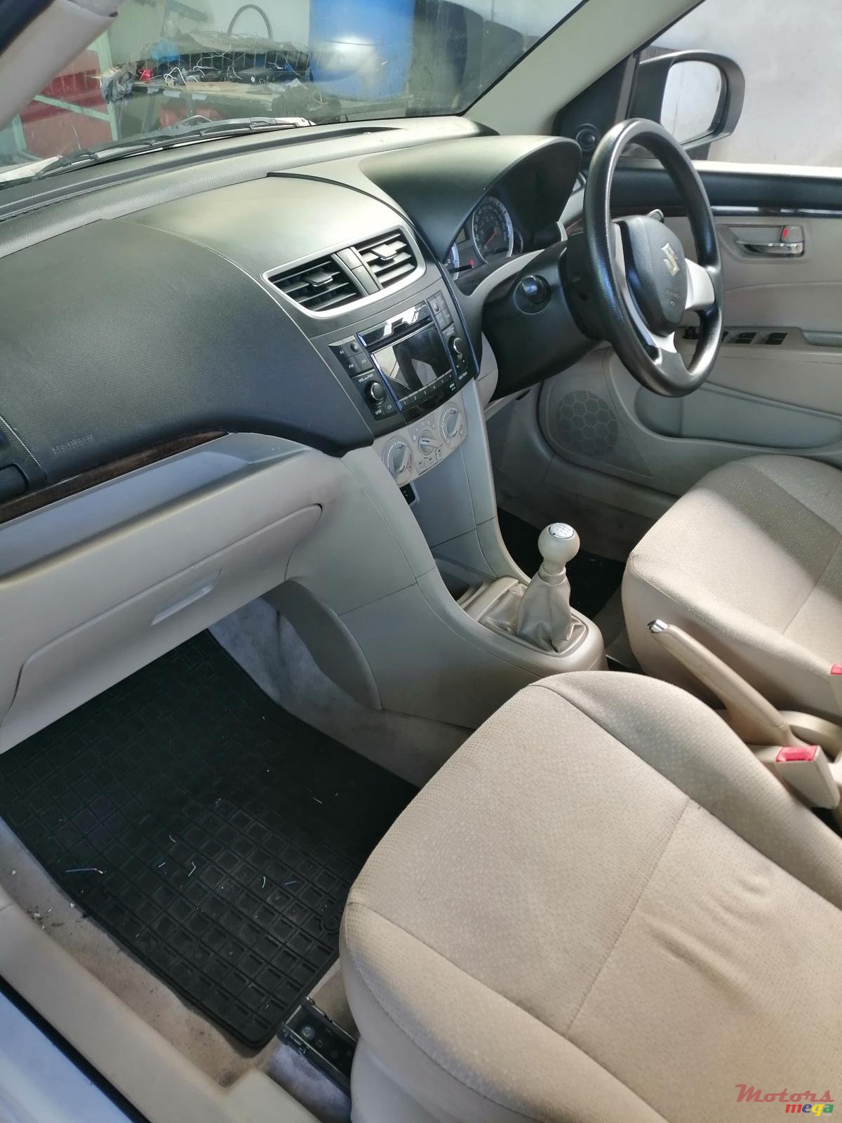 2013' Suzuki Swift photo #3