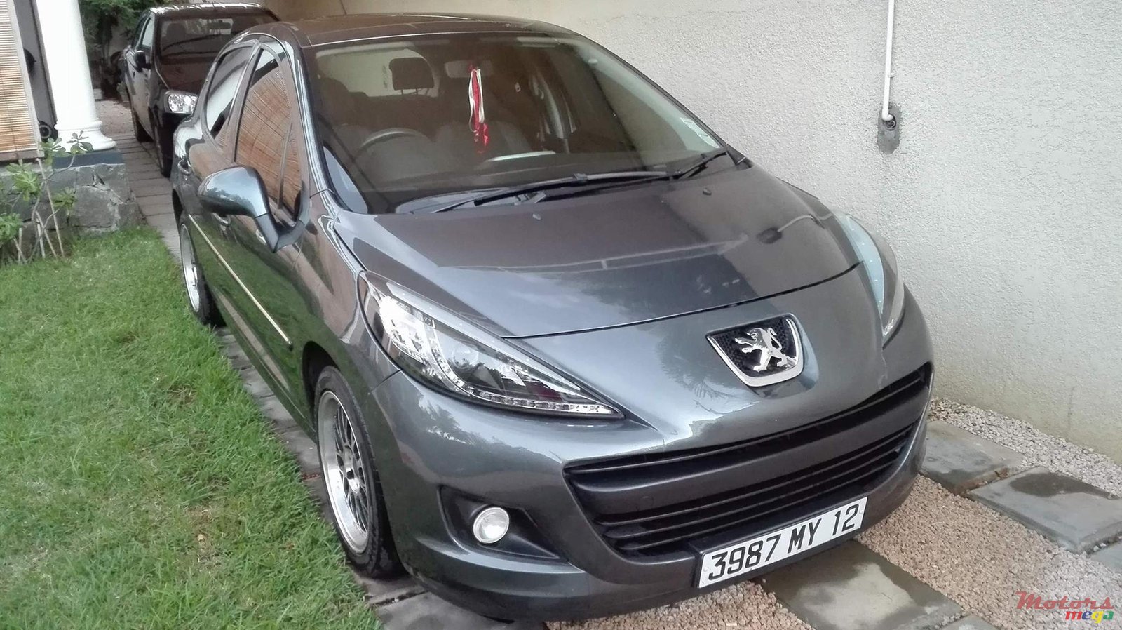 2012' Peugeot 207 photo #1