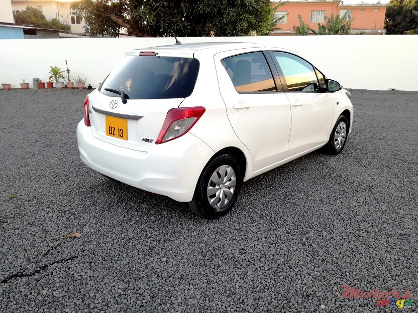 2013' Toyota Vitz Auto 1.3L JAPAN photo #1