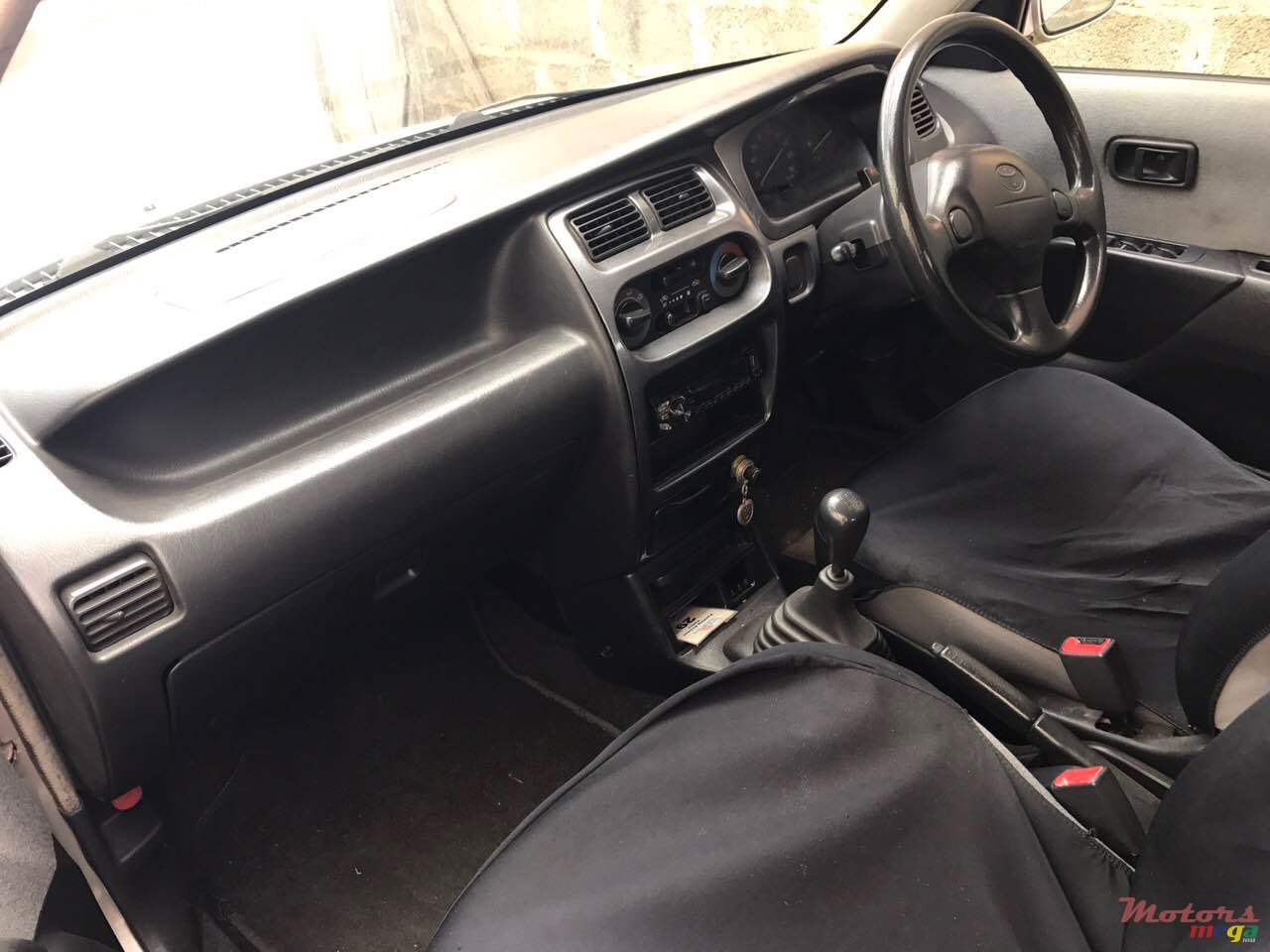 2001' Toyota photo #3