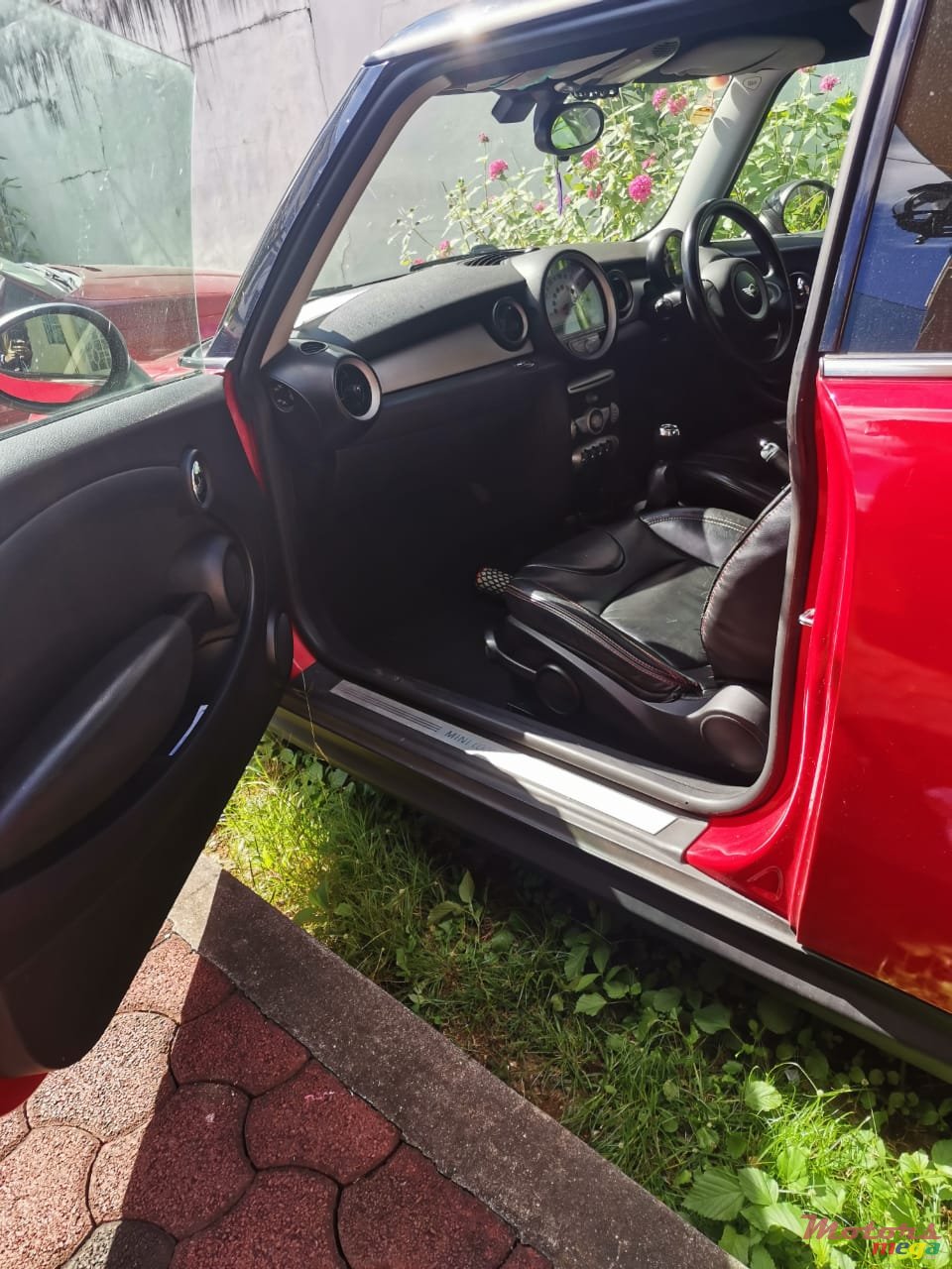 2010' MINI Cooper photo #5