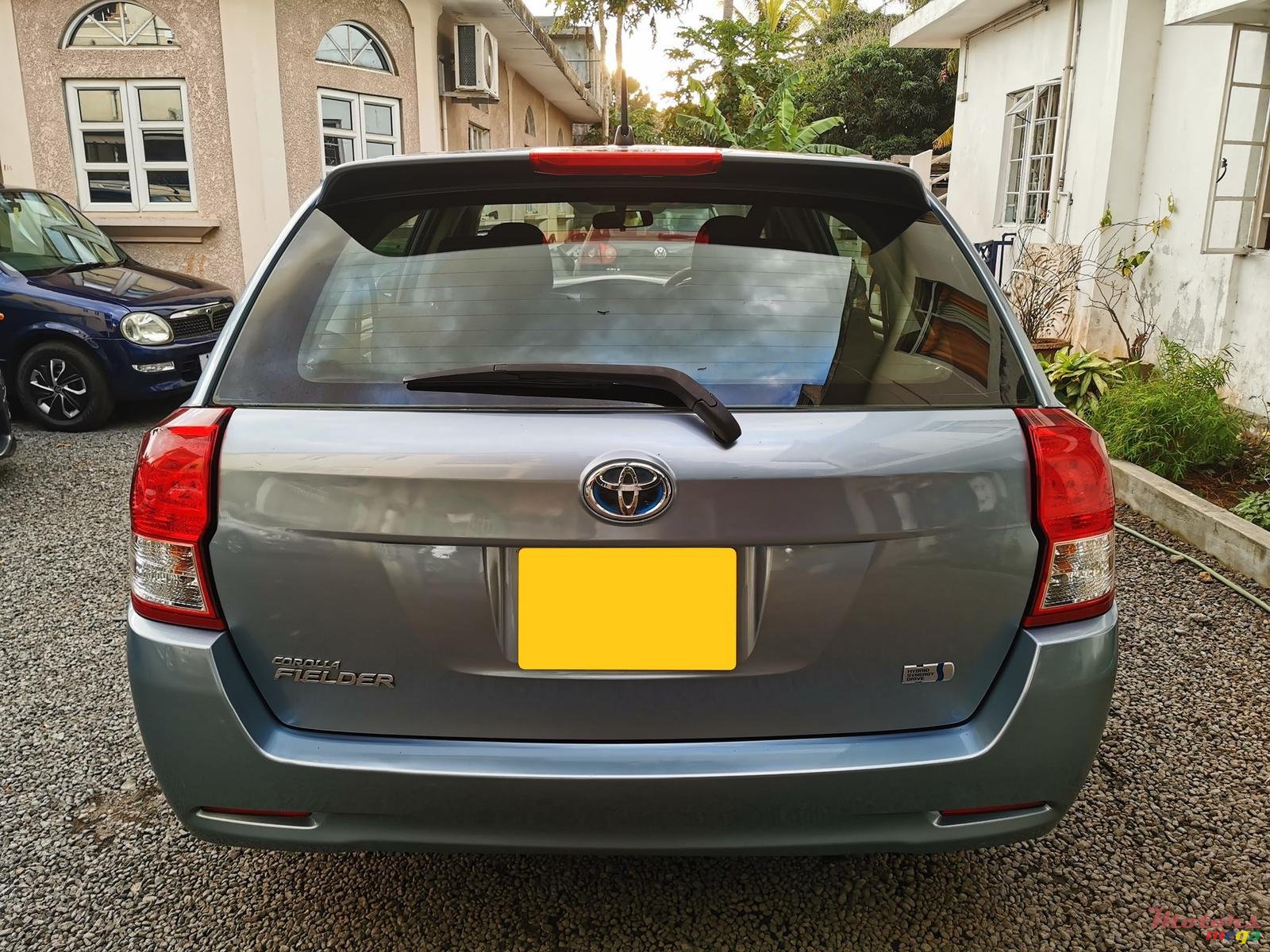 2014' Toyota Fielder Hybrid photo #3