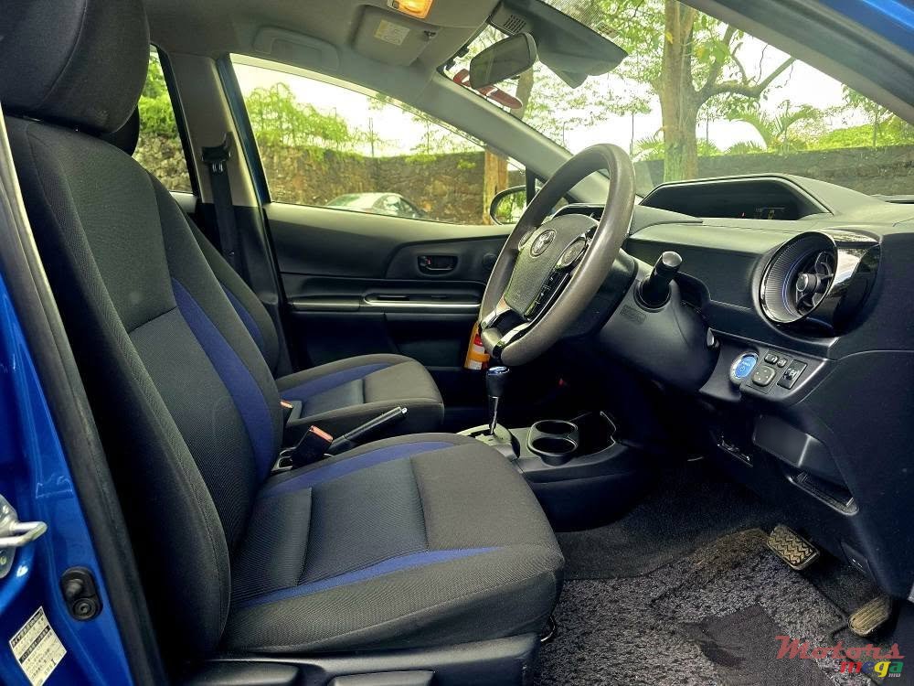 2017' Toyota Aqua photo #6