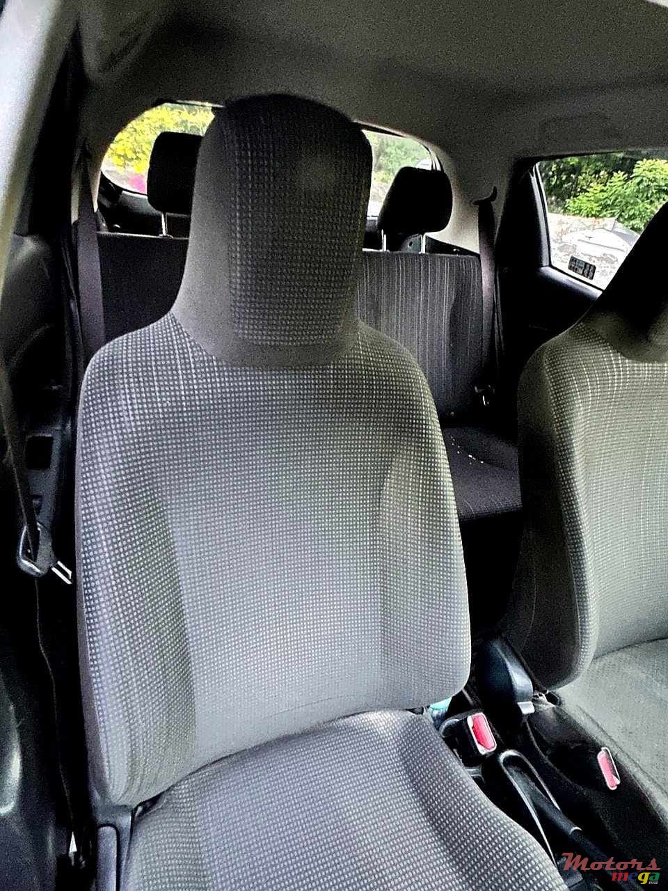 2019' Toyota Vitz photo #5