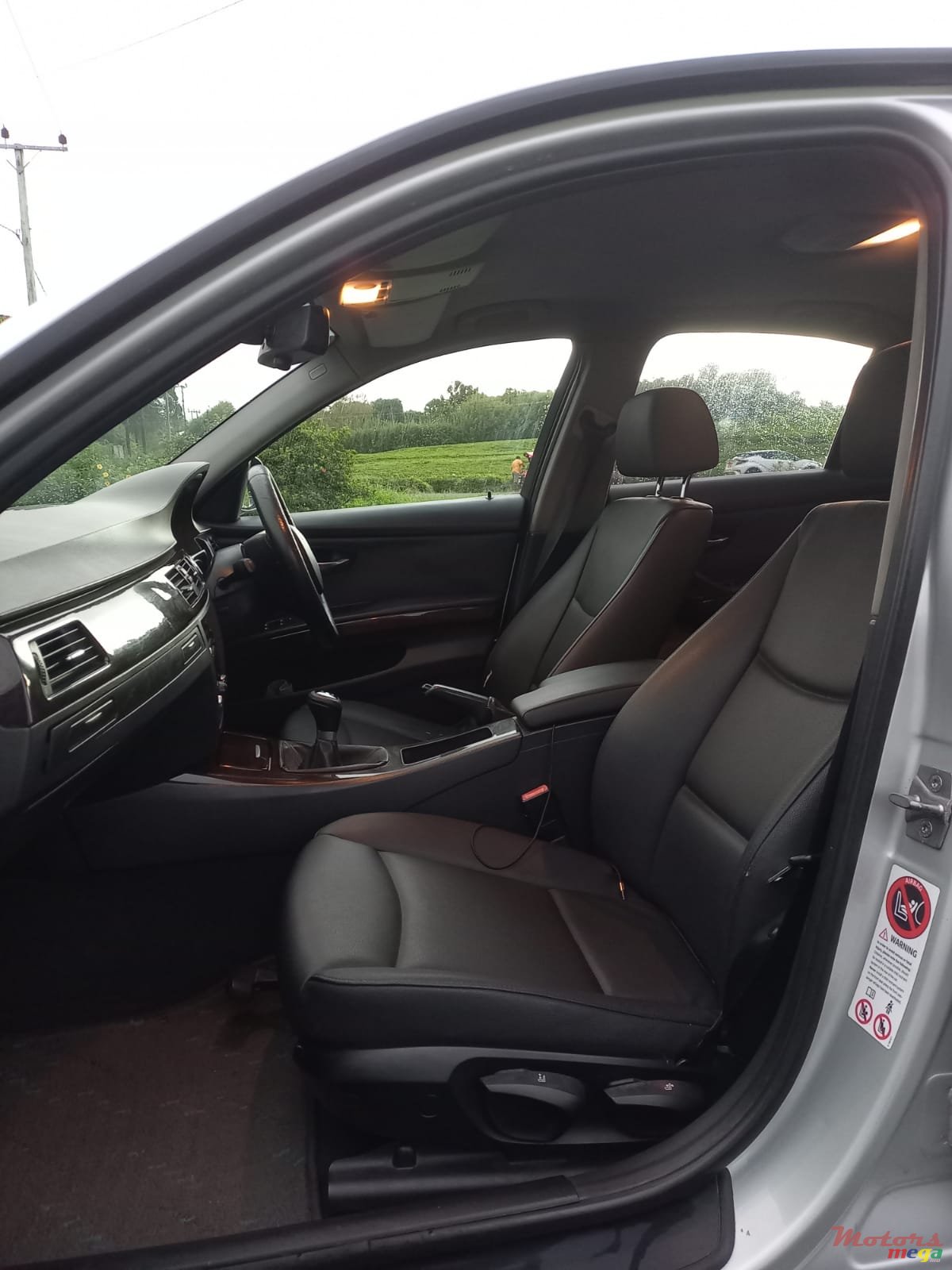 2011' BMW 316 photo #6