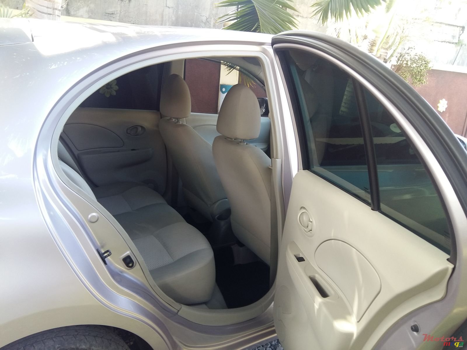 2011' Nissan March photo #5