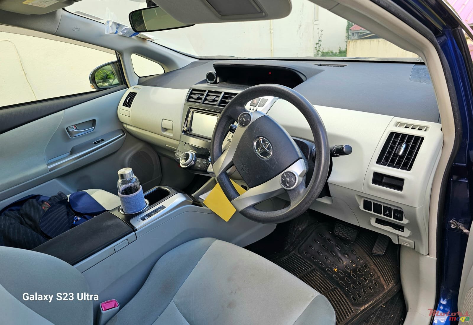 2014' Toyota Prius+ photo #6