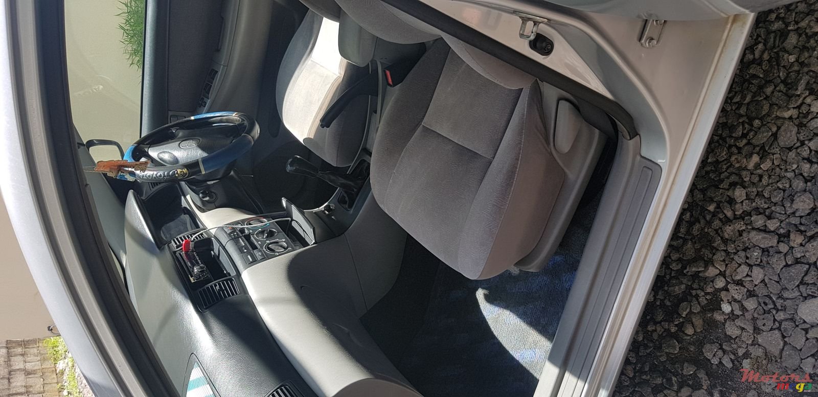 2001' Toyota Corolla photo #2