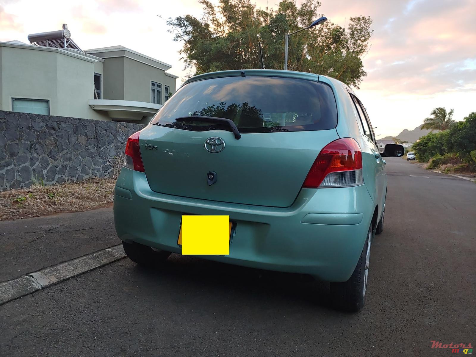 2009' Toyota Vitz 1300cc photo #1