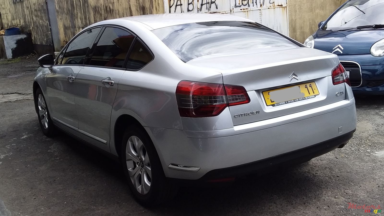 2011' Citroen C5 photo #3