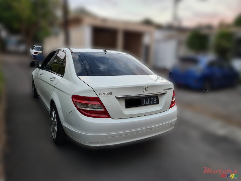 2008' Mercedes-Benz C-Class photo #3