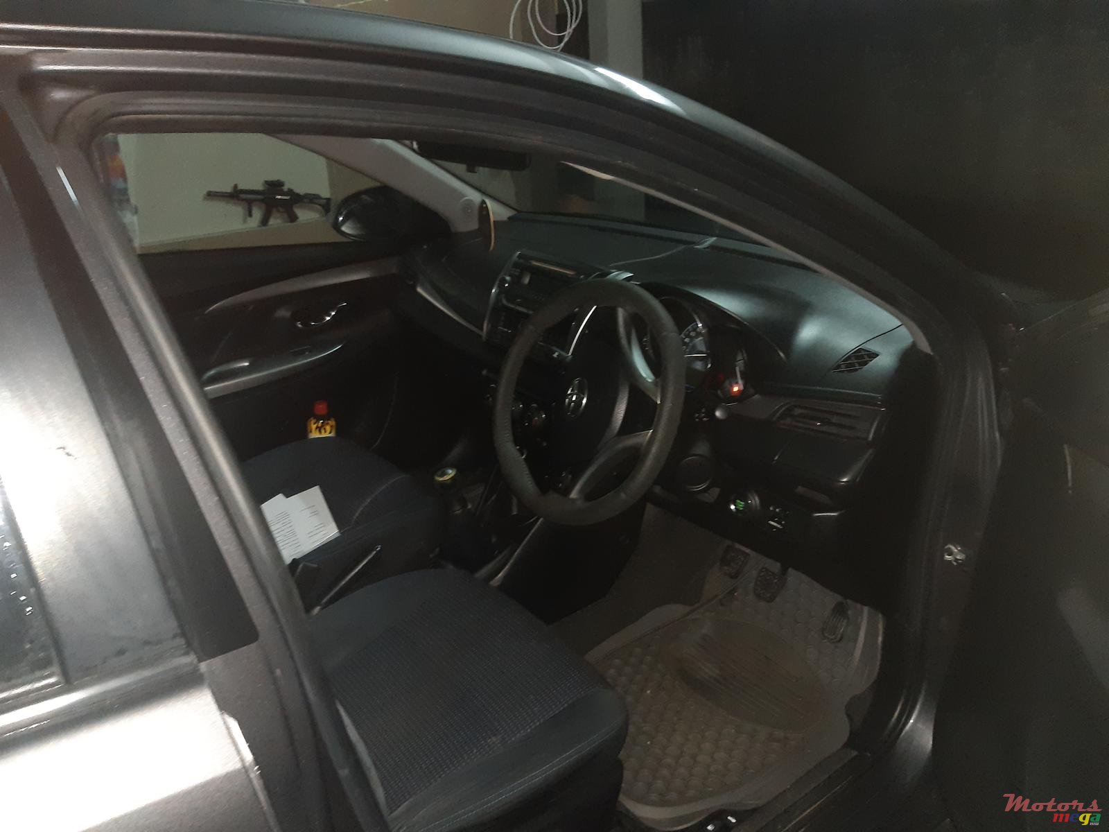 2014' Toyota Yaris photo #4