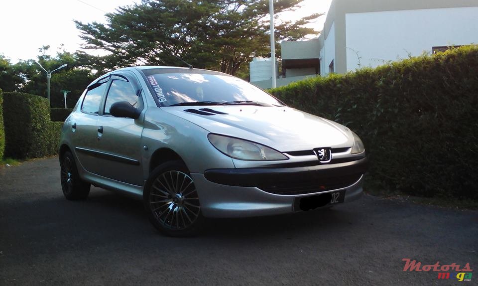 2002' Peugeot 206 photo #1