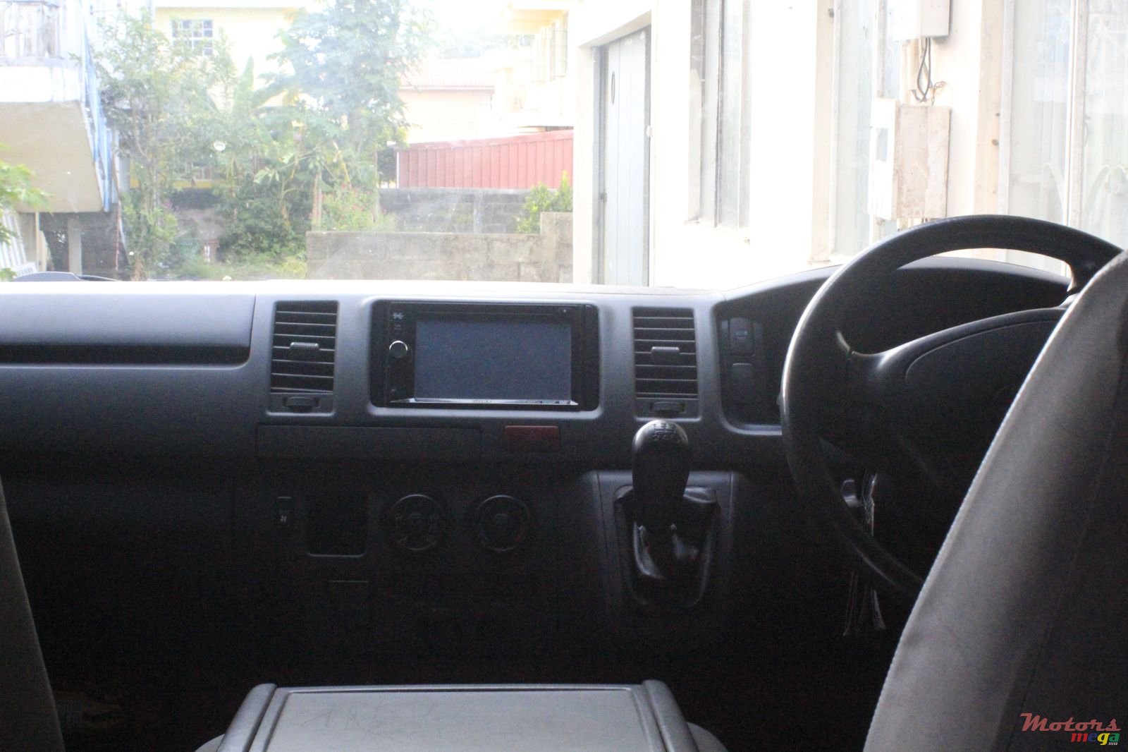 2007' Toyota HiAce photo #4