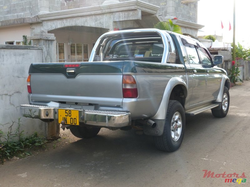 2000' Mitsubishi L 200 Turbo Intercooler photo #2