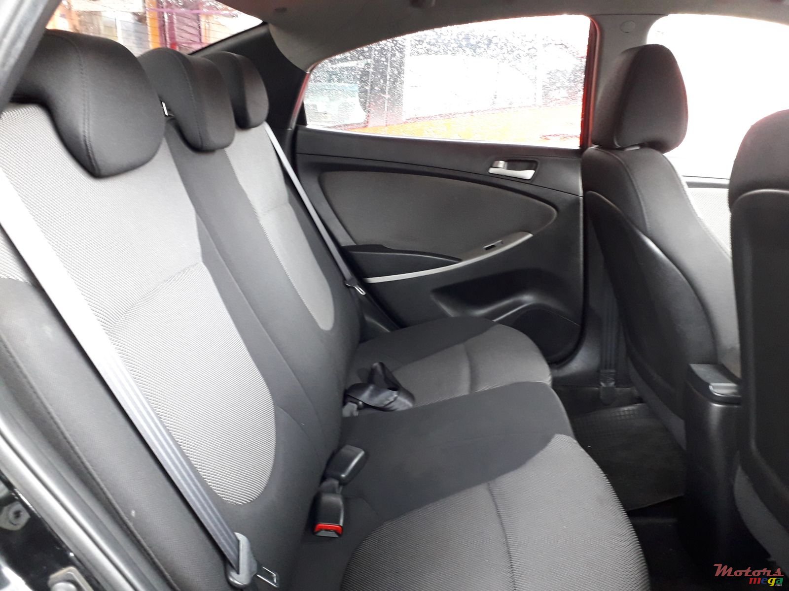 2011' Hyundai Accent Automatic photo #4