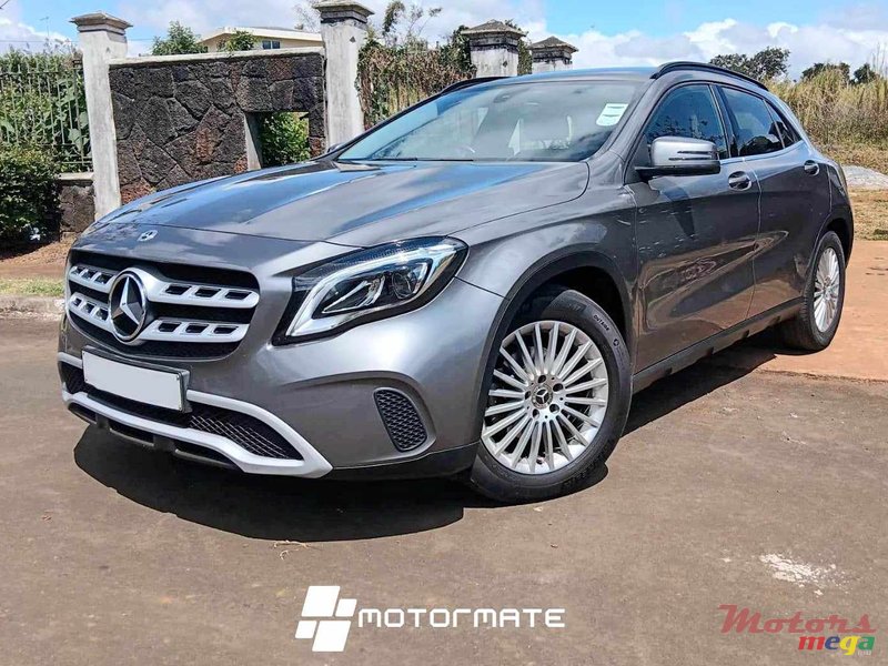 2020' Mercedes-Benz GLA 180 1.6 photo #2