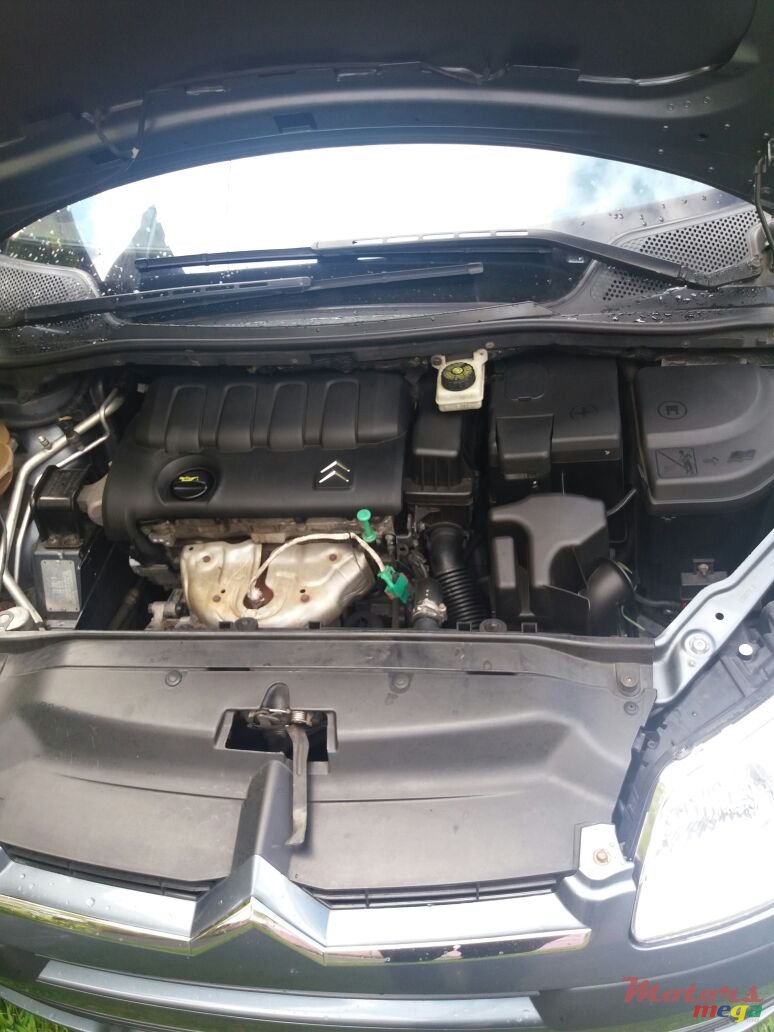 2007' Citroen C4 photo #4