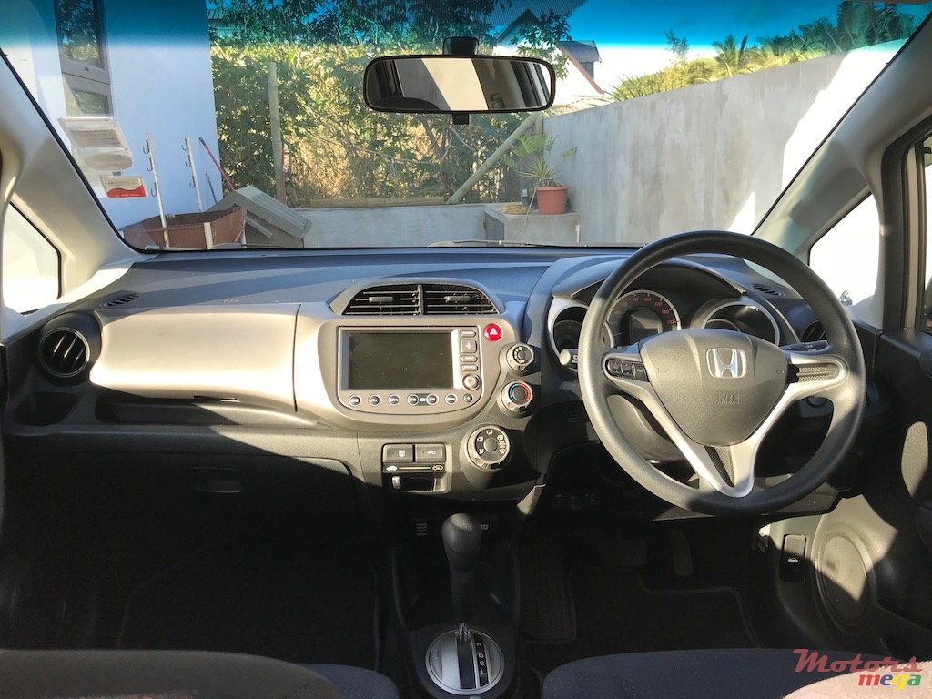 2010' Honda Fit photo #3