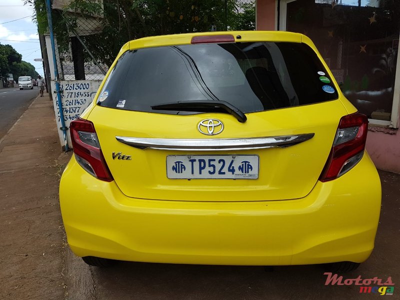 2015' Toyota Vitz photo #2