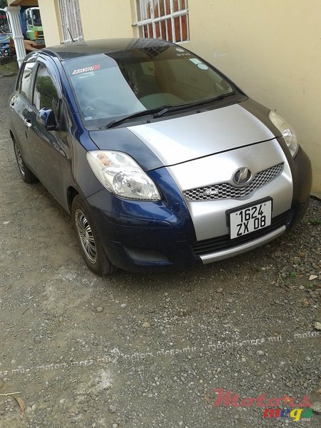 2008' Toyota Vitz photo #1