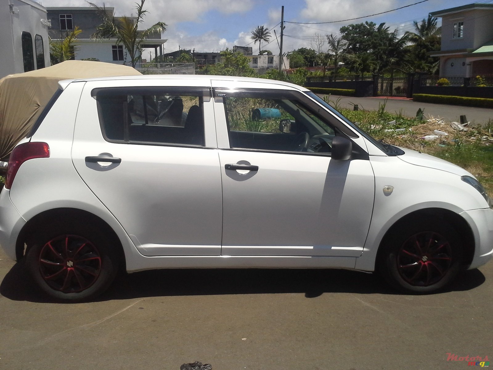 2008' Suzuki Swift Made in India photo #1