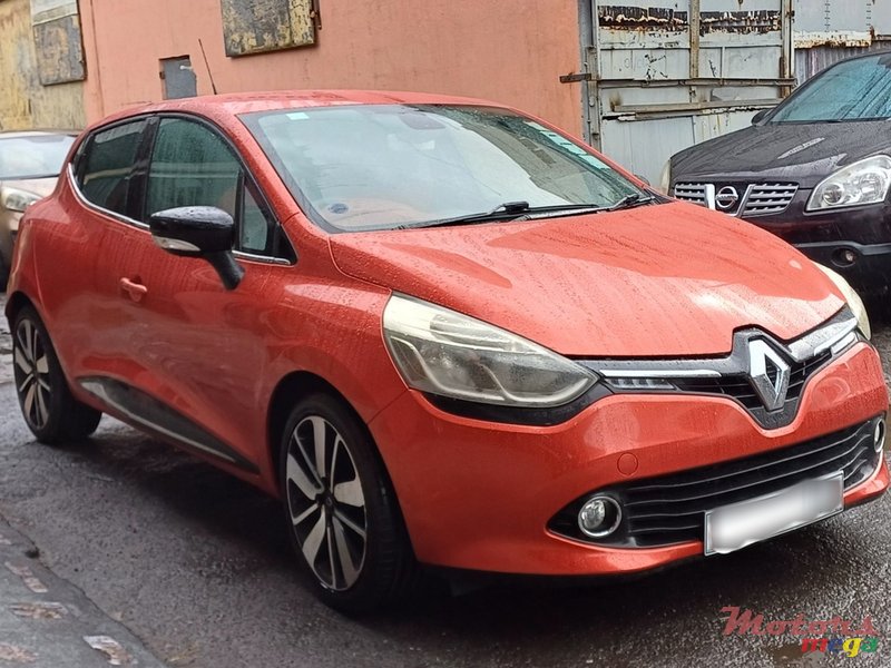 2015' Renault Clio photo #1