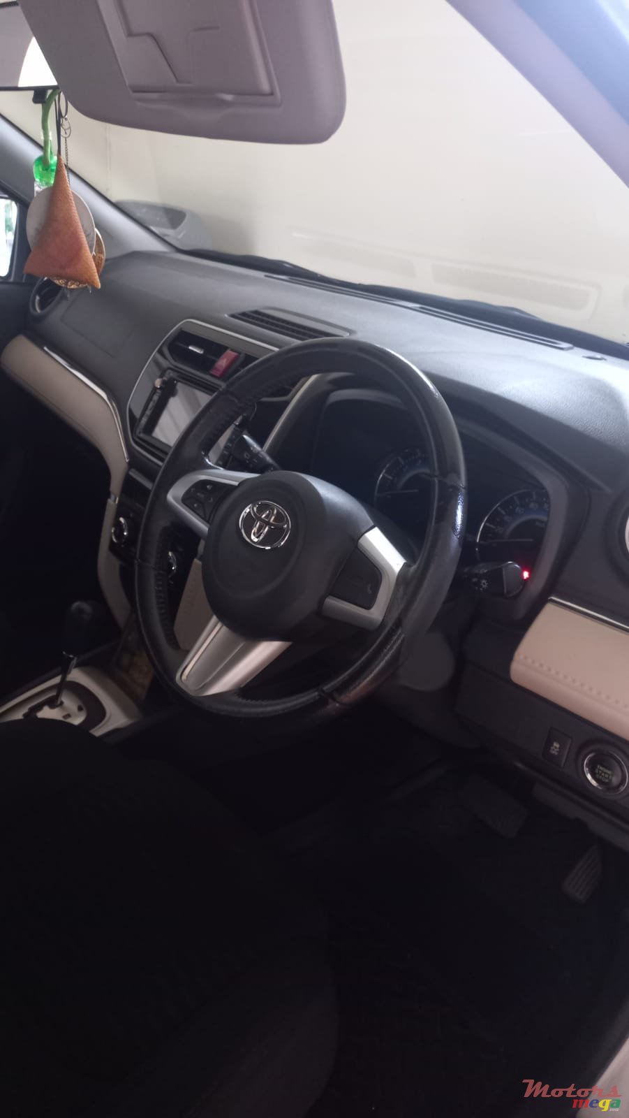 2019' Toyota photo #3