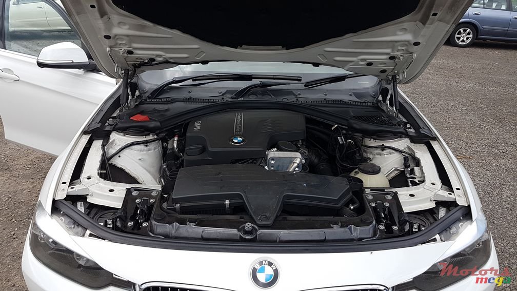 2012' BMW 328 Original photo #7