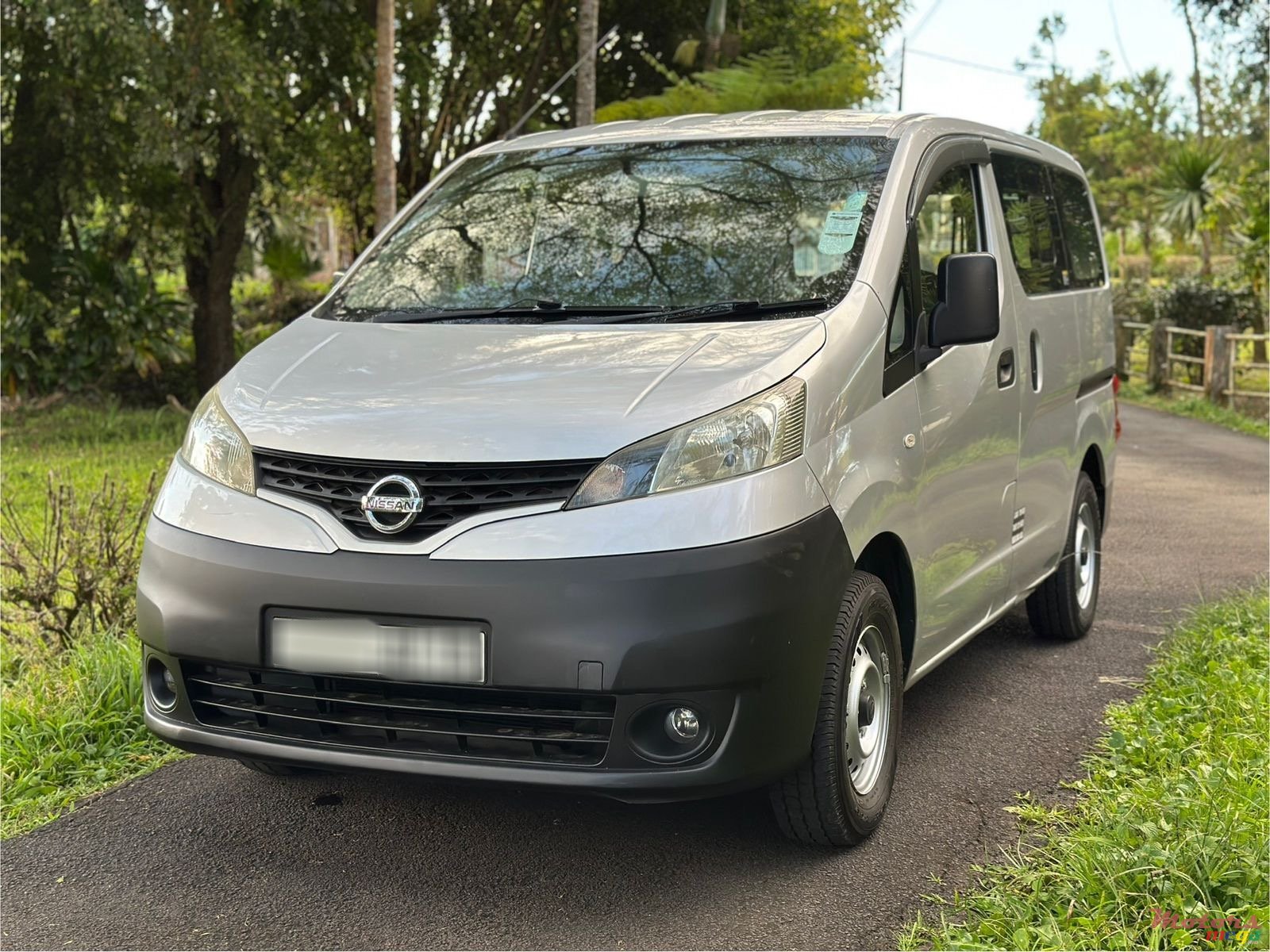 2015' Nissan NV200 Goods Vehicle photo #2