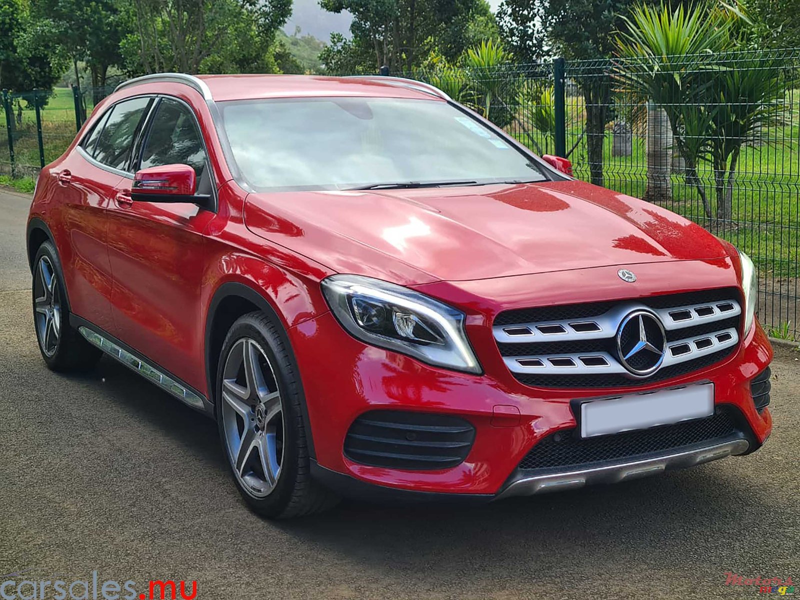 2017' Mercedes-Benz GLA 200 AMG photo #2