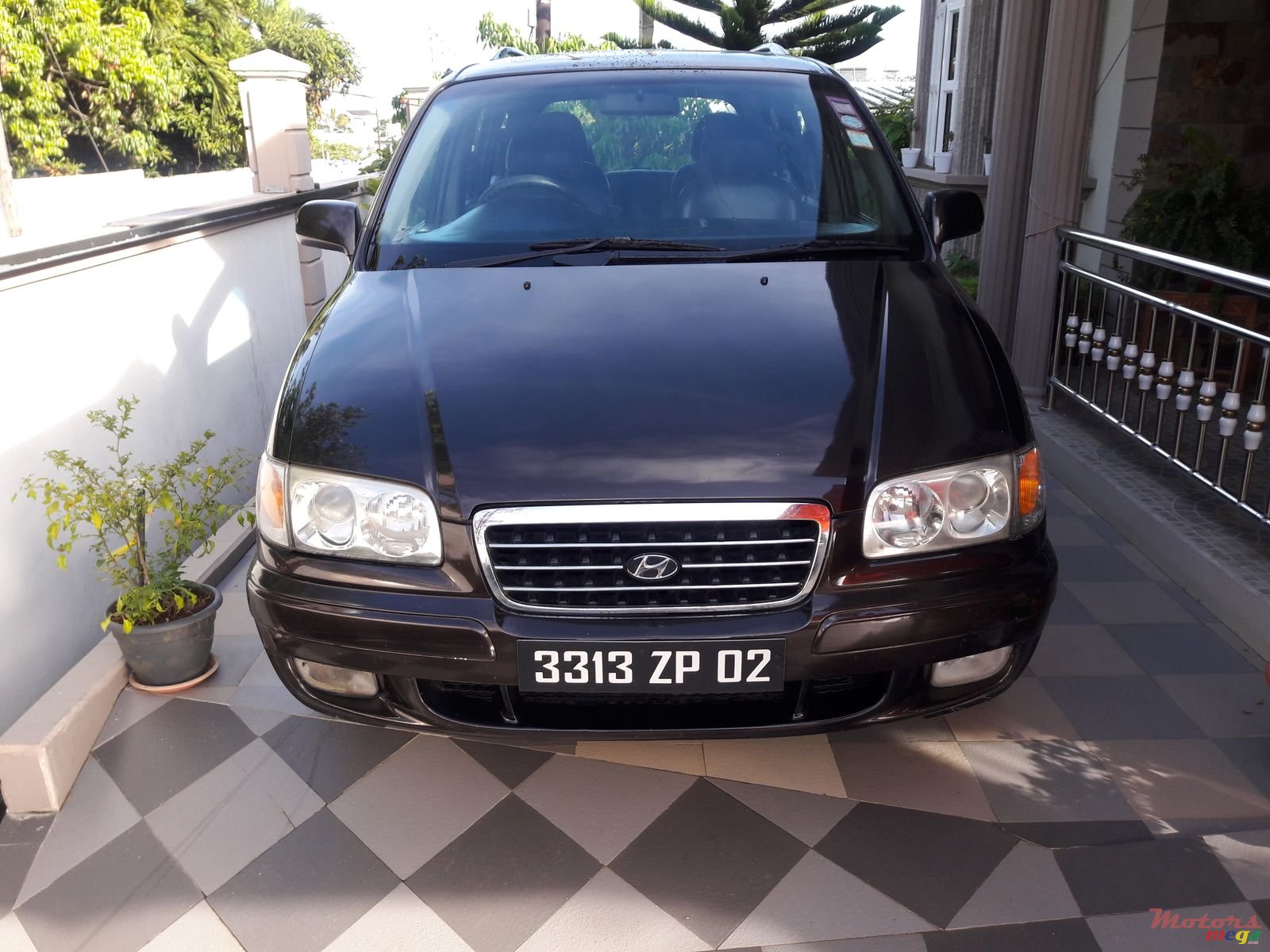 2002' Hyundai Trajet photo #1