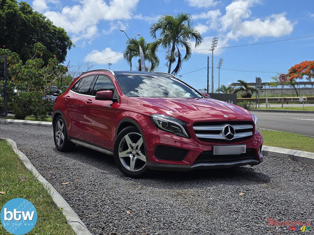 2014' Mercedes-Benz GLA 180 AMG photo #1