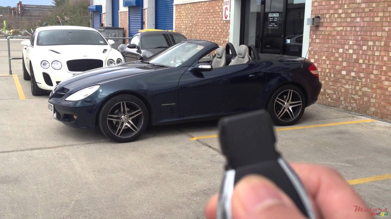 2012' Peugeot 308 photo #3