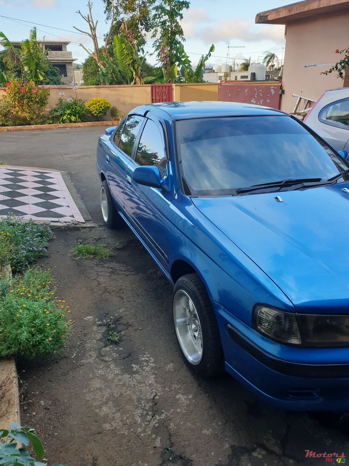 1999' Nissan Sunny photo #2