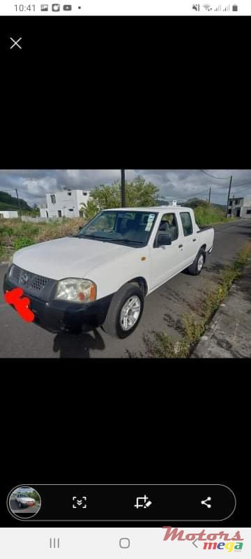 2010' Nissan Navara photo #1